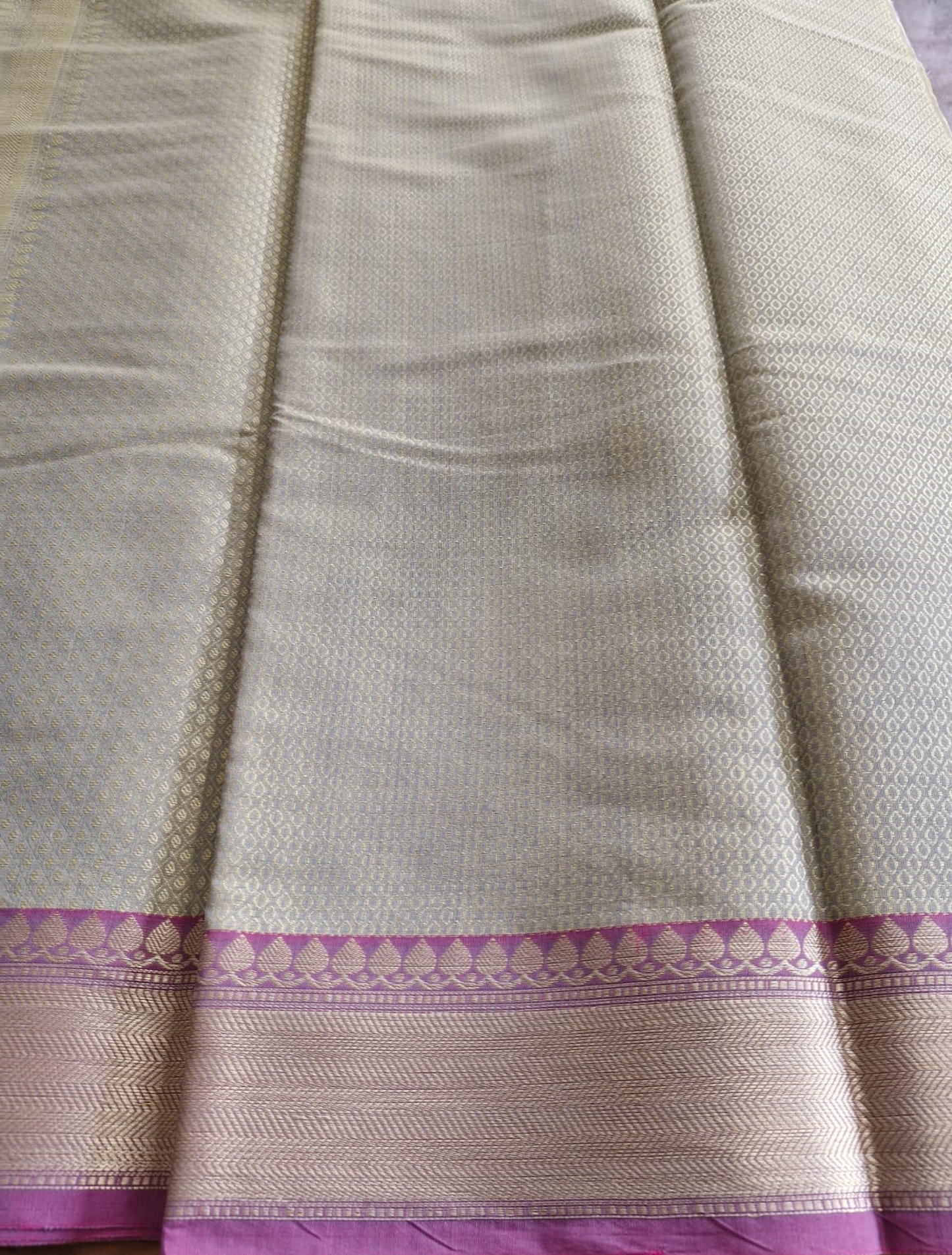 Banarasi Saree with Contrast Border - SRC2