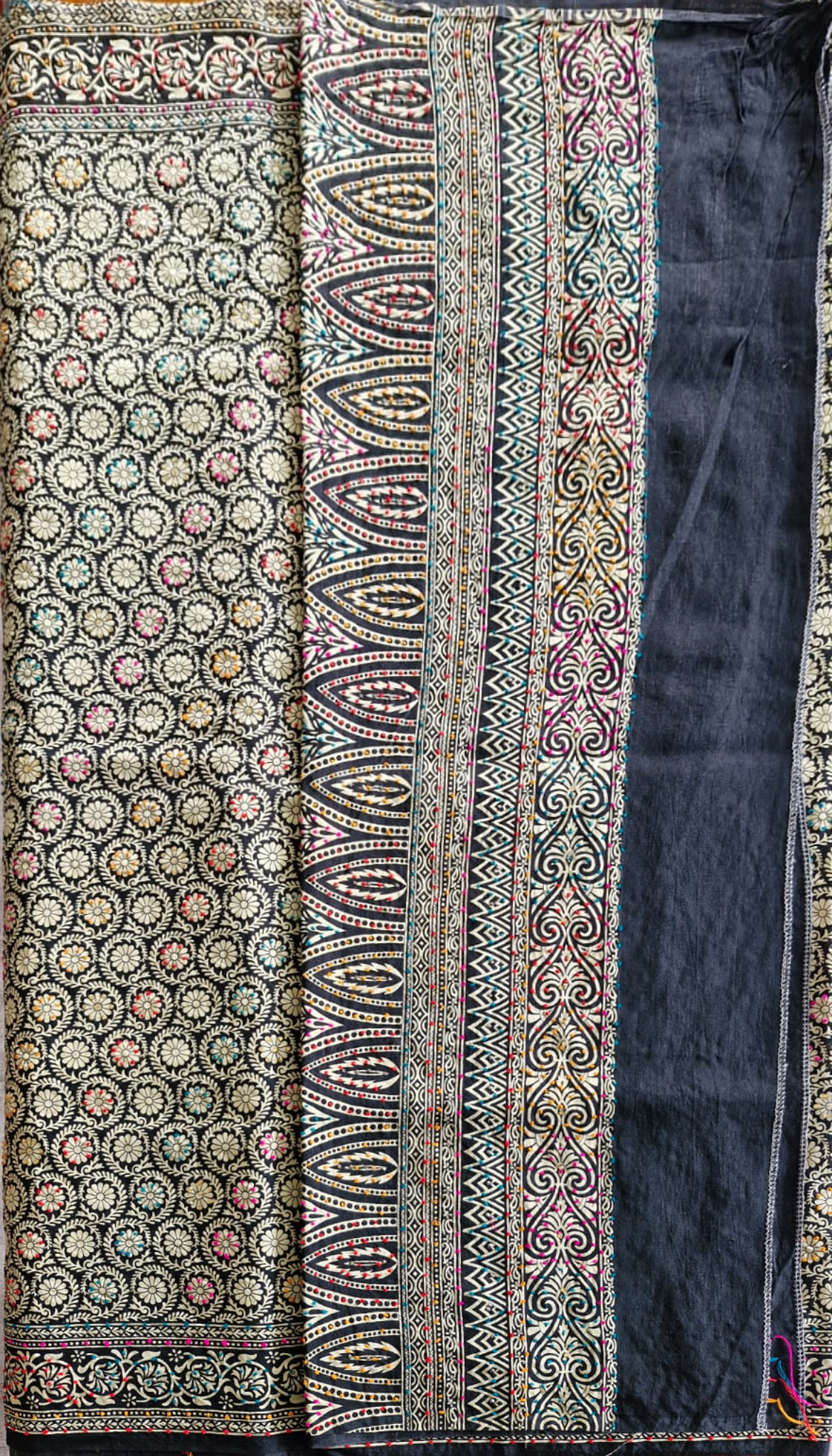 Handwoven Banarasi Saree with Meenakari Work - SRC4