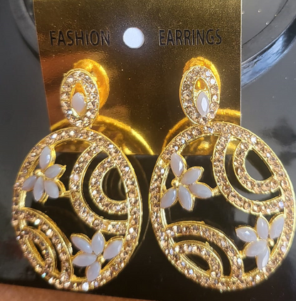 Round Earring with Grey Flower - E18