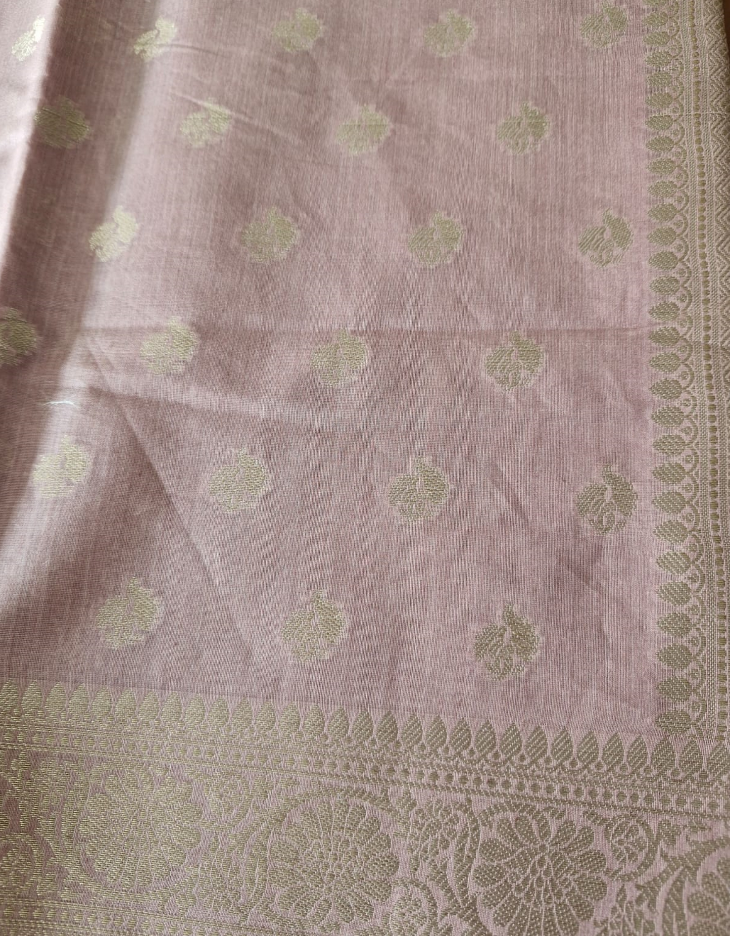 Banarasi Saree with Floral Design- SRC1
