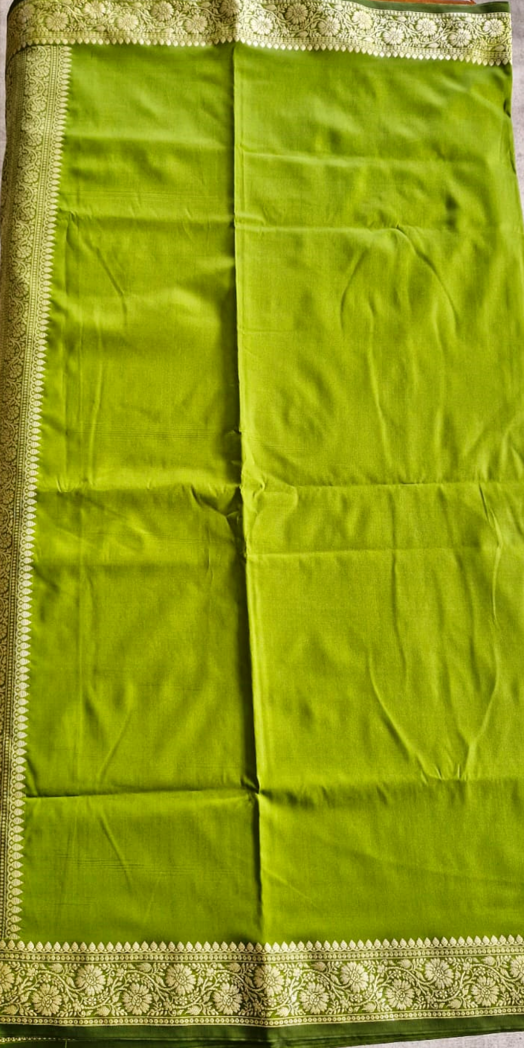 Banarasi Saree with Floral Design- SRC3