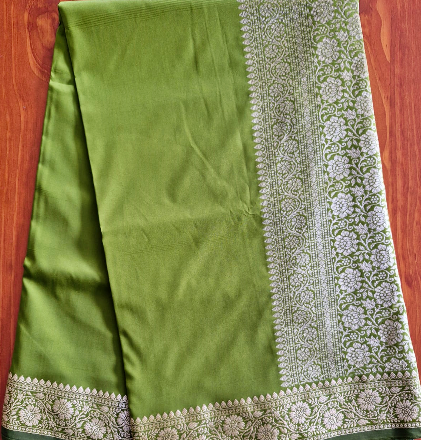 Banarasi Saree with Floral Design- SRC3