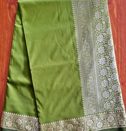 Banarasi Saree with Floral Design- SRC3
