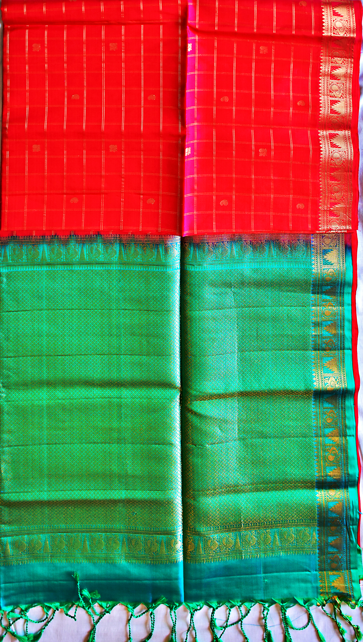 Handwoven Kancheepuram Soft Silk Saree with Contrast Borders - SD13